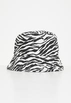 Superbalist - Zebra print bucket hat - black & stone