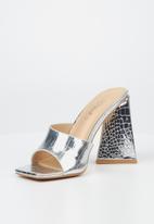 Miss Black - Trilogy4 mule block heel - silver