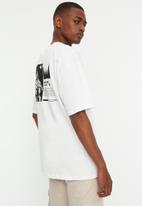 Trendyol - Moon back print relaxed fit tee - white