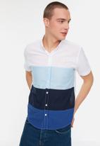 Trendyol - Dave slim fit colour block shirt - blue