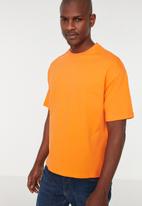 Trendyol - You broke me first relaxed fit tee - orange