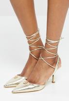 SISSY BOY - Courting court heel - gold