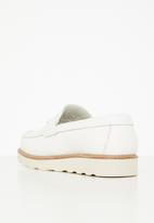 Jonathan D - J Scout genuine leather loafer - white