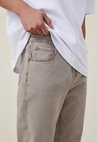 Cotton On - Relaxed tapered jean - washed oatmeal
