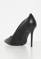 Plum - Colby barely there court heel - black