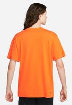 Nike - M nsw spu gpx short sleeve tee - safety orange
