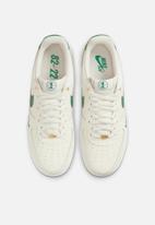 Air Force 1 '07 LV8 - DQ7658-101 - sail/malachite-white-metallic gold Nike Sneakers 