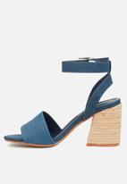 Butterfly Feet - Daria 2 block heel - blue
