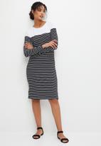 edit - Border stripe tee dress - black & white