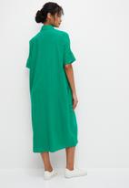 edit - Oversized linen midi shirt dress - spring onion