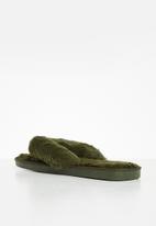 dailyfriday - Lindy soft touch tong slippers - green