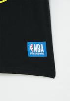 NBA - La lakers core badge print tee - black