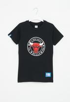 NBA - Chicago bulls core badge print tee - black