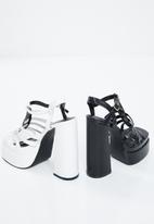 SIMMI London - Martha-7 strappy platform block heel - white