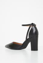 Superbalist - Azaria ankle strap block heel - black