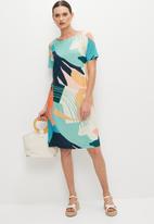 edit - Boat neck pocket tunic - muted abstract tropical