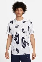 Nike - NSW club  aop t-shirt - white & midnight navy