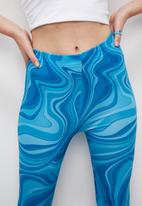 Blake - Printed flared leg - blue swirl