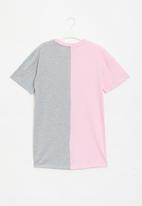 Superbalist - Graphic T-shirt dress - grey mel/lilac