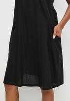 edit - Linen pocket detail swing dress - black