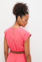 edit - Textured grown on sleeve maxi with belt - pink