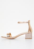 Butterfly Feet - Shimmer 1 block heel - rose gold