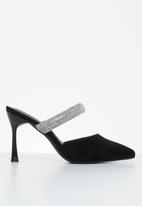 Miss Black - Devine1 court heel - black