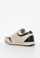POLO - Side flash suede runner - off white
