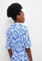 edit - Pleat detail vneck shirt dress - blue mono floral