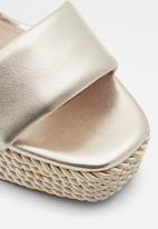 ALDO - Jeigh leather wedge heel - champagne