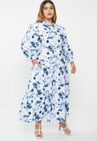 AMANDA LAIRD CHERRY - Plus mlalazi dress - white & navy tie dye