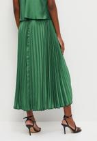 MILLA - Co-ord satin pleated skirt - green