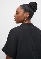 edit Plus - Short sleeve longline notch neck blouse - black