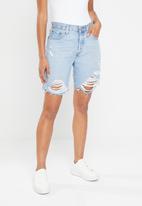 Levi’s® - 90s 501 short length jeans - blue