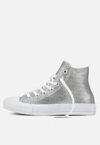 Converse - Chuck Taylor All Star II Hi Perf Leather