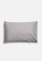 Sixth Floor - Polycotton pillowcase set - grey