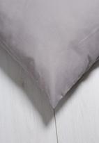 Sixth Floor - Polycotton pillowcase set - grey