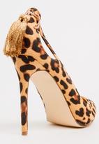 STYLE REPUBLIC - Leopard Courts with Tassel Detail Multi-colour
