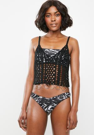 Crochet ring vest - black