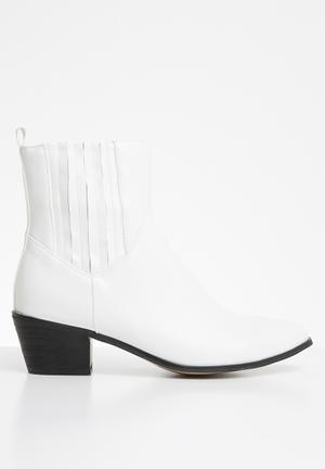 Beetle western ankle boot - white 