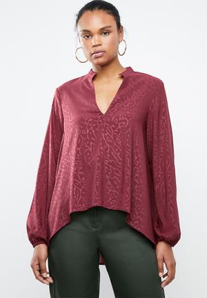 Jacquard deep v blouse - burgundy