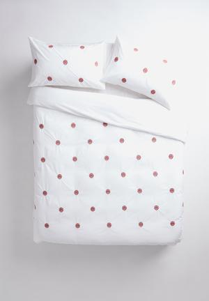 Emblem embroidered duvet cover set - white & rust