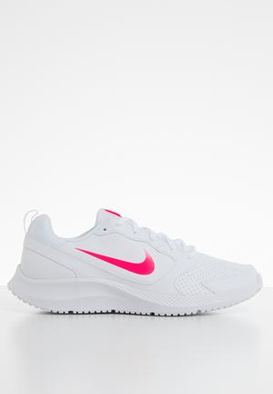 nike todos ladies trainers
