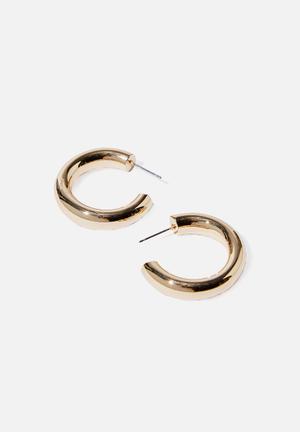 Super hoop modern metal earring - gold