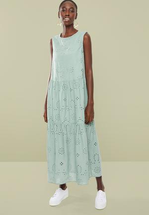Tiered anglaise dress - green