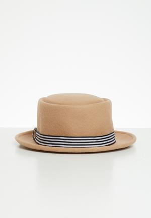 mens beige fedora hat