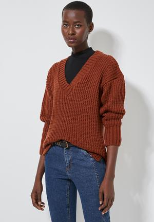 Slouchy v-neck pullover - rust