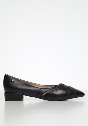 Courtney leather heeled pointy pump - black