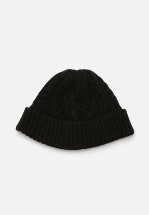 Cable knit fisherman beanie - black