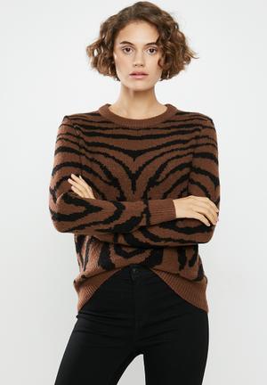 Alicia long sleeve jaquard pullover - brown & black 